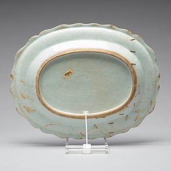 A blue and white armorial tureen with cover, Qing dynasty, Qianlong (1736-95).