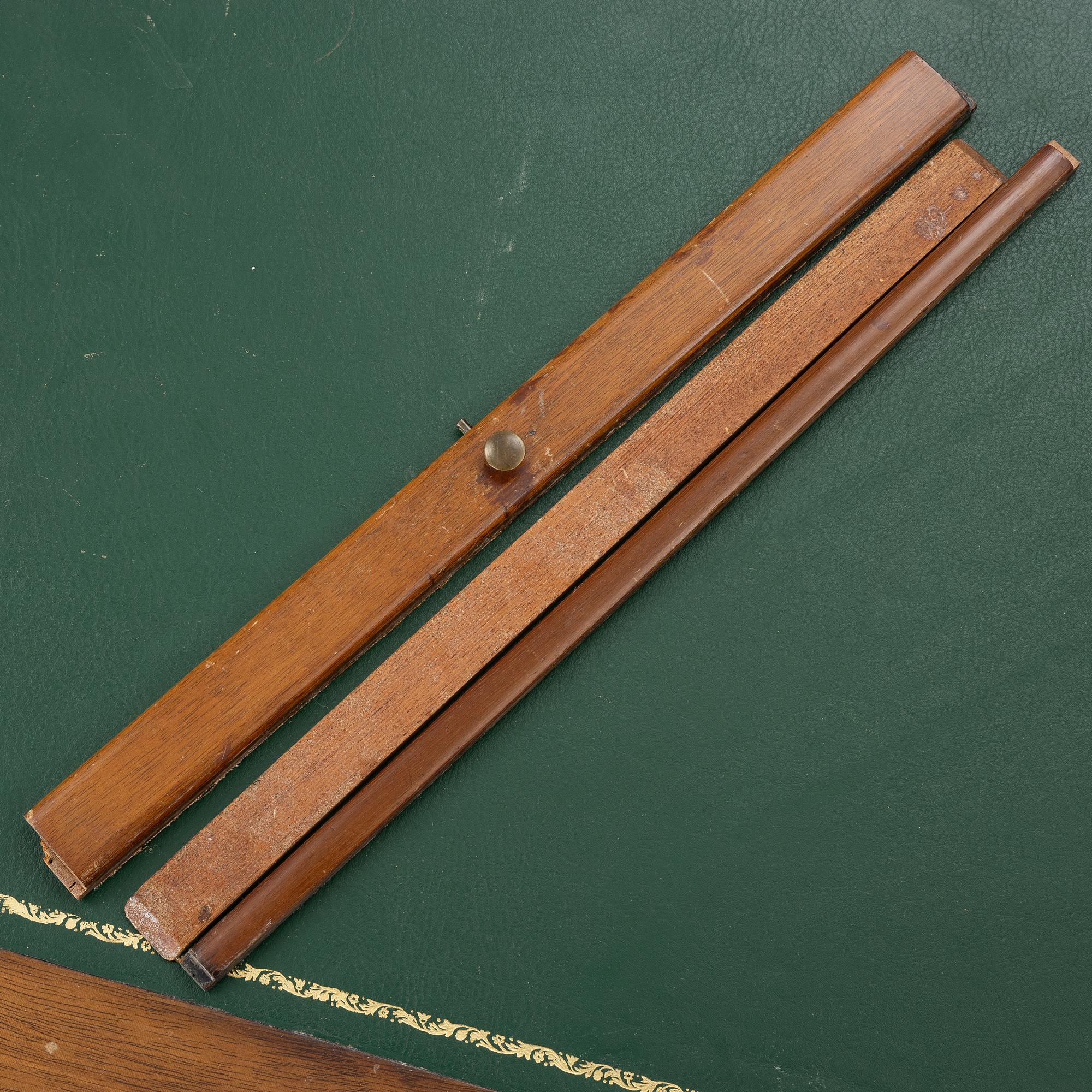 Skrivbord med uppsats, gustaviansk stil, 1900-tal.