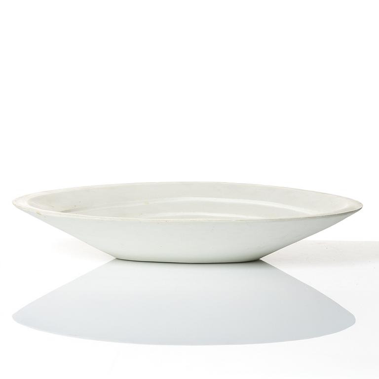 Stina Lindholm, concrete dish, Skulpturfabriken, Sweden.