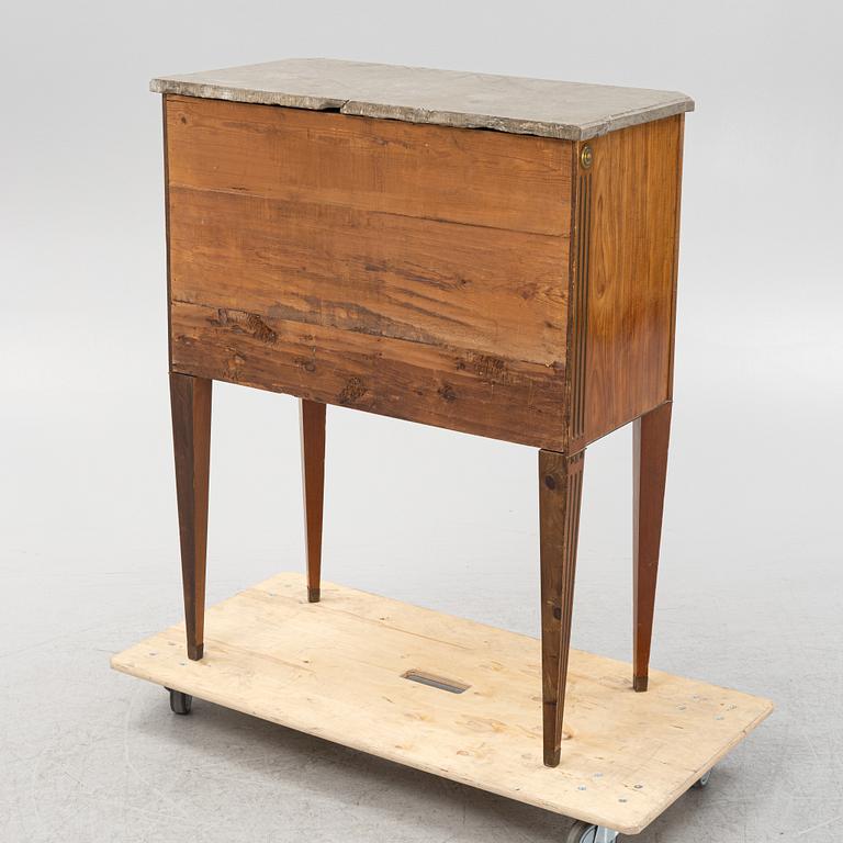 Sekretär, gustaviansk, omkring år 1800.