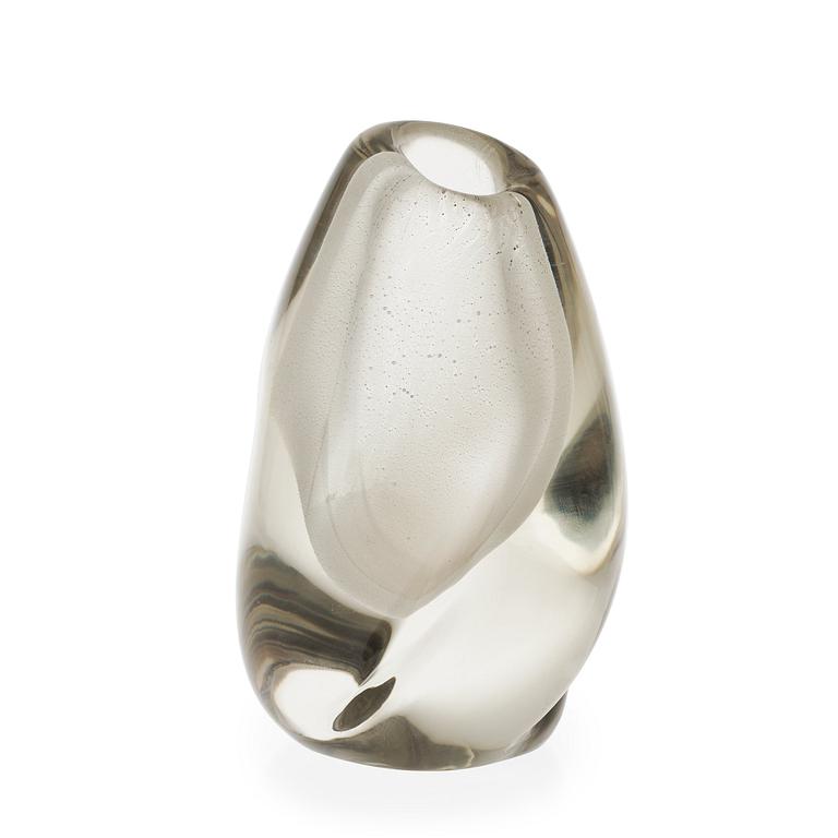 A Gunnel Nyman glass vase, Nuutajärvi, Notsjö, Finland 1949-51.