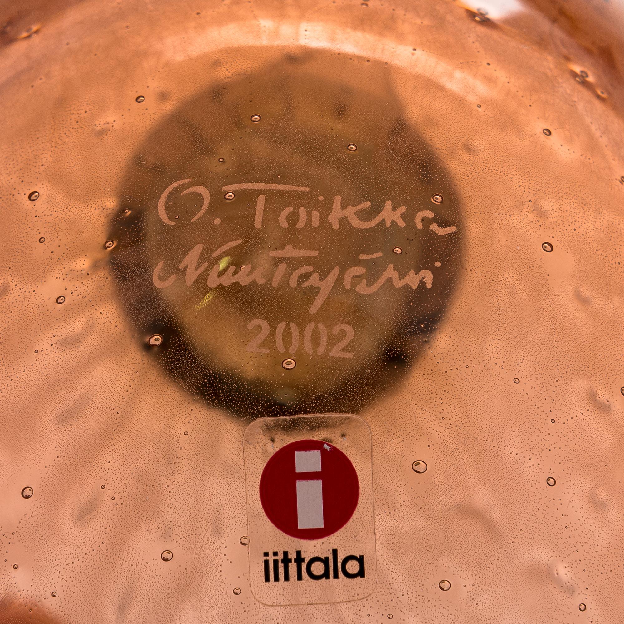 Oiva Toikka, Vuosilintu, signeerattu O. Toikka Nuutajärvi 2002.