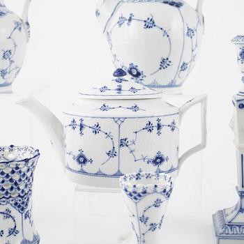 39 porcelain pieces of a 'Musselmalet' service, Royal Copenhagen, Denmark.