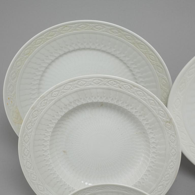 62 pieces dinner service named "Vifte".
