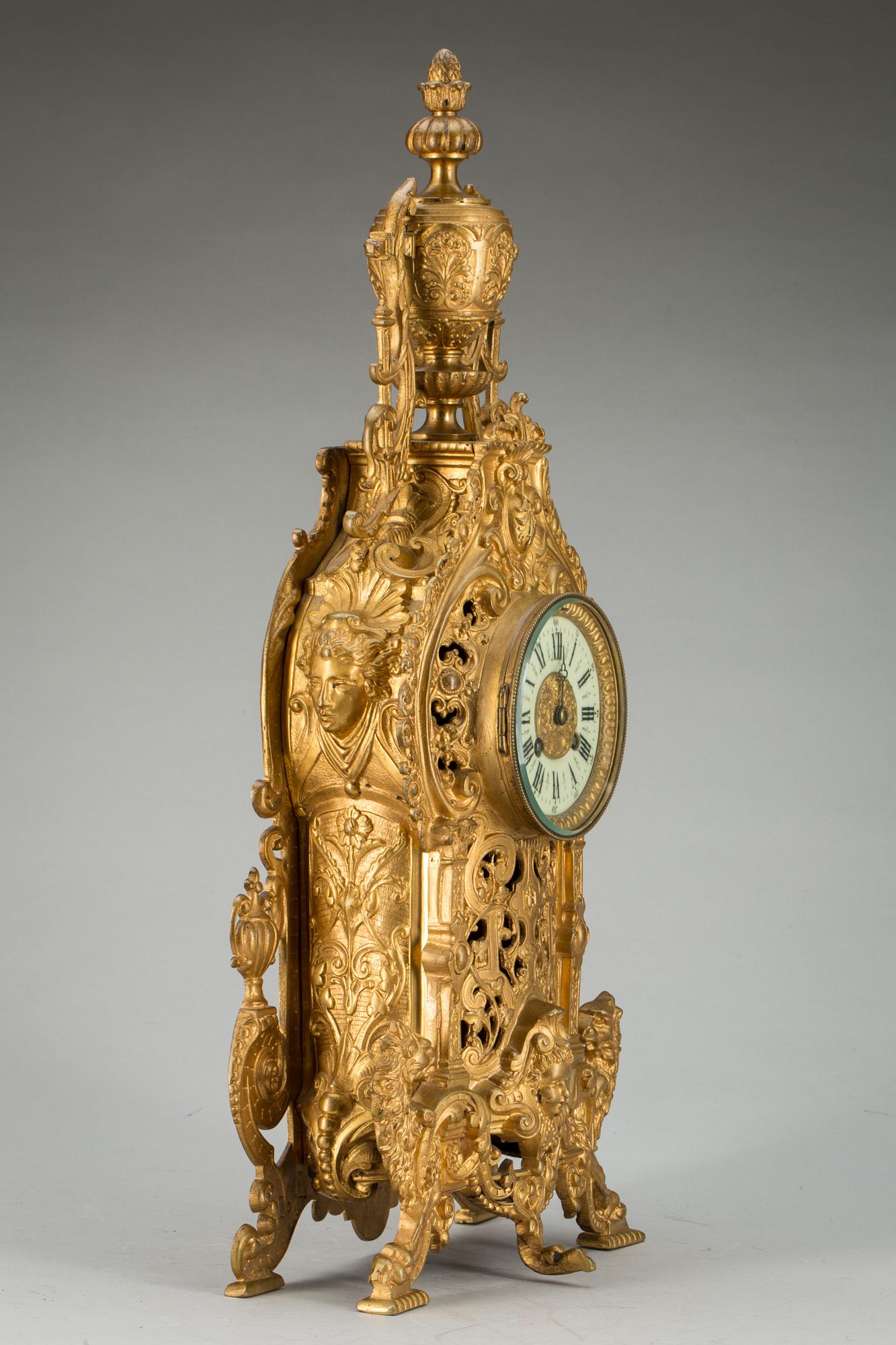 BORDSPENDYL, nyrenässans, 1800-tal.