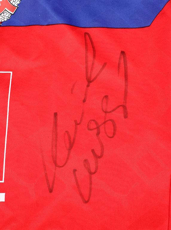 MATCHTRÖJA, sign Henrik Larsson. 1992-93.
