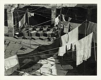 Edward Weston, "Casa De Vecindad", 1924.
