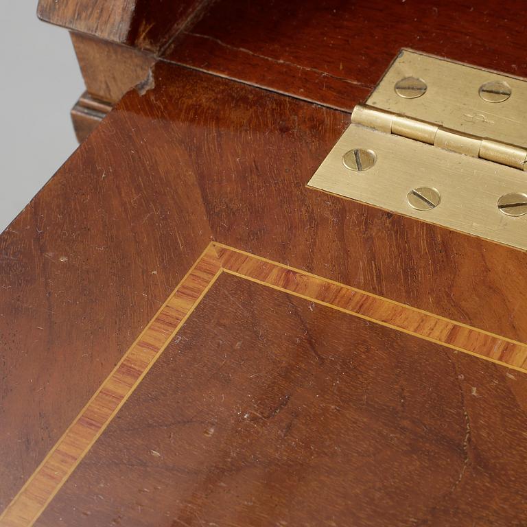 SEKRETÄR, gustaviansk stil, omkring 1900-talets mitt.