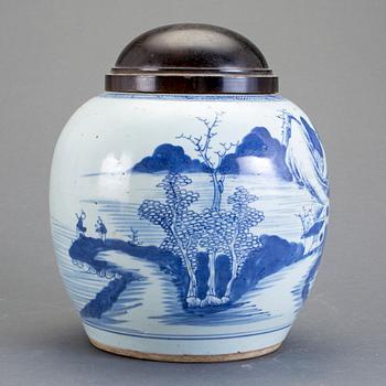 KRUS / LAMPFOT, porslin, Kina, 1800-talets första hälft.