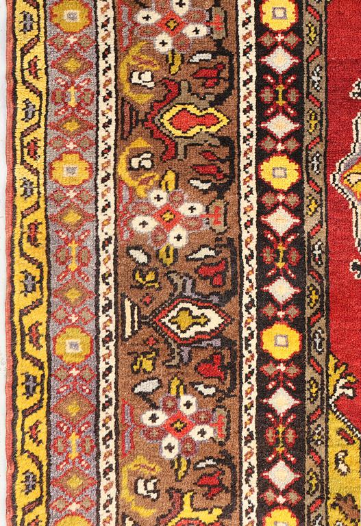 A Semi-Antique Anatolian rug, c. 194 x 133 cm.