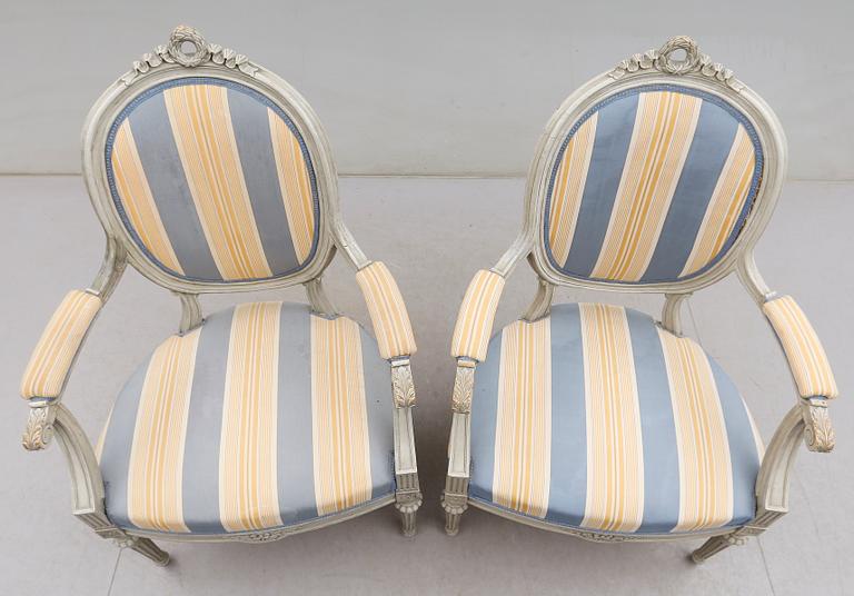 KARMSTOLAR, 1 par, gustaviansk stil, 1900-talets andra hälft.