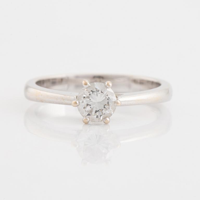 Ring, solitaire ring with brilliant-cut diamond.