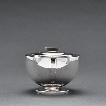 Guttorm Kristiansen (Gagnes), a four pieces 830/1000 silver tea- and coffee service, David-Andersen, Norway 1927-49.