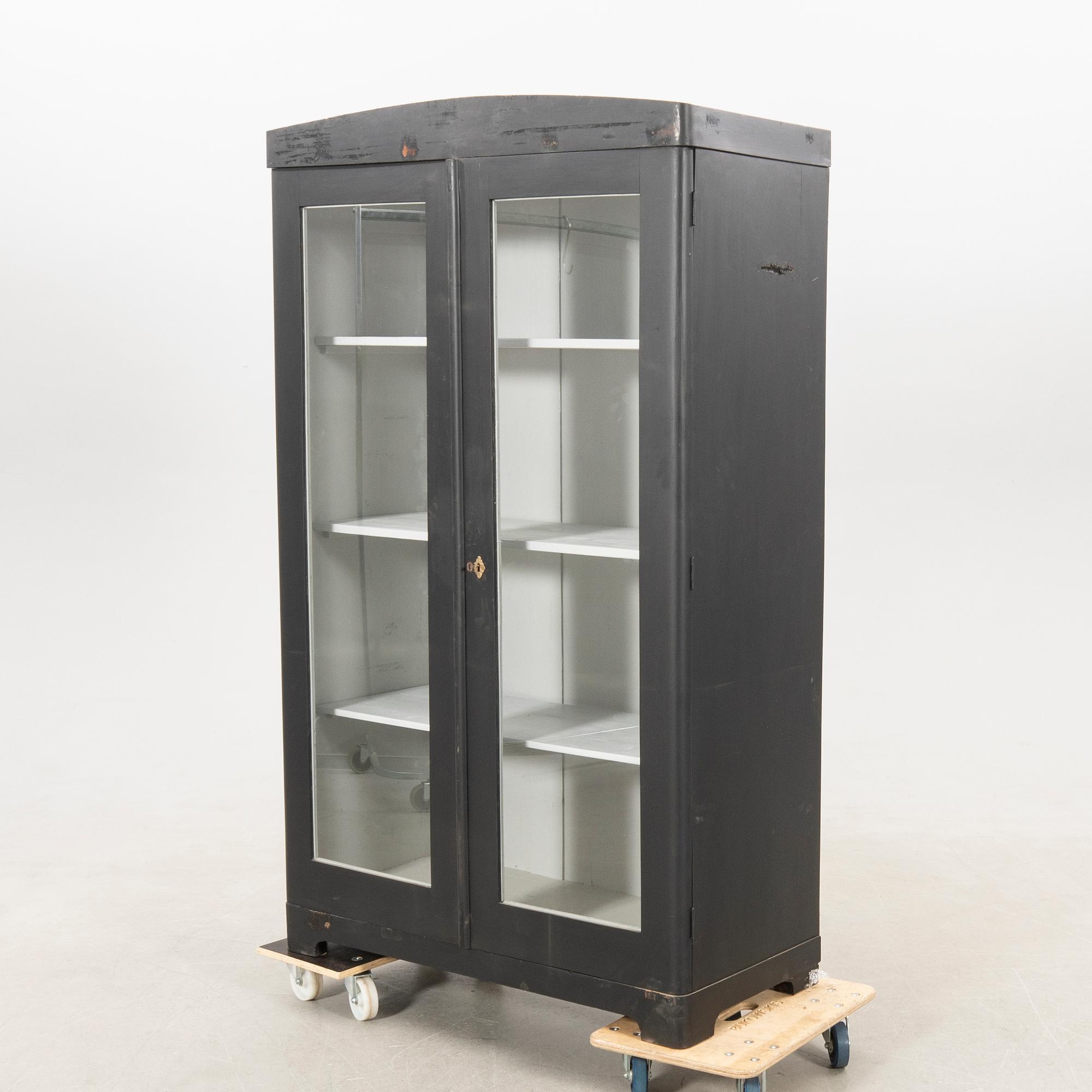Display cabinet, first half of the 20th century.