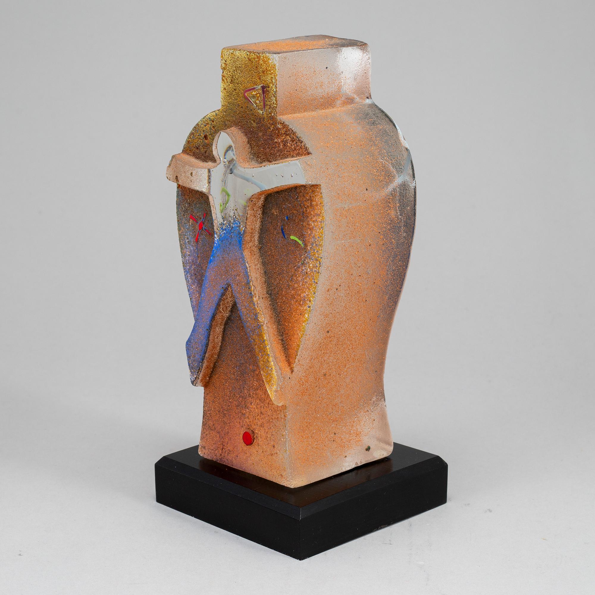 BERTIL VALLIEN, a glass sculptuire from Kosta Boda, numbered 22/55.