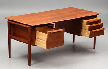 SKRIVBORD, Seffle Möbelfabrik, 1900-talets andra hälft.