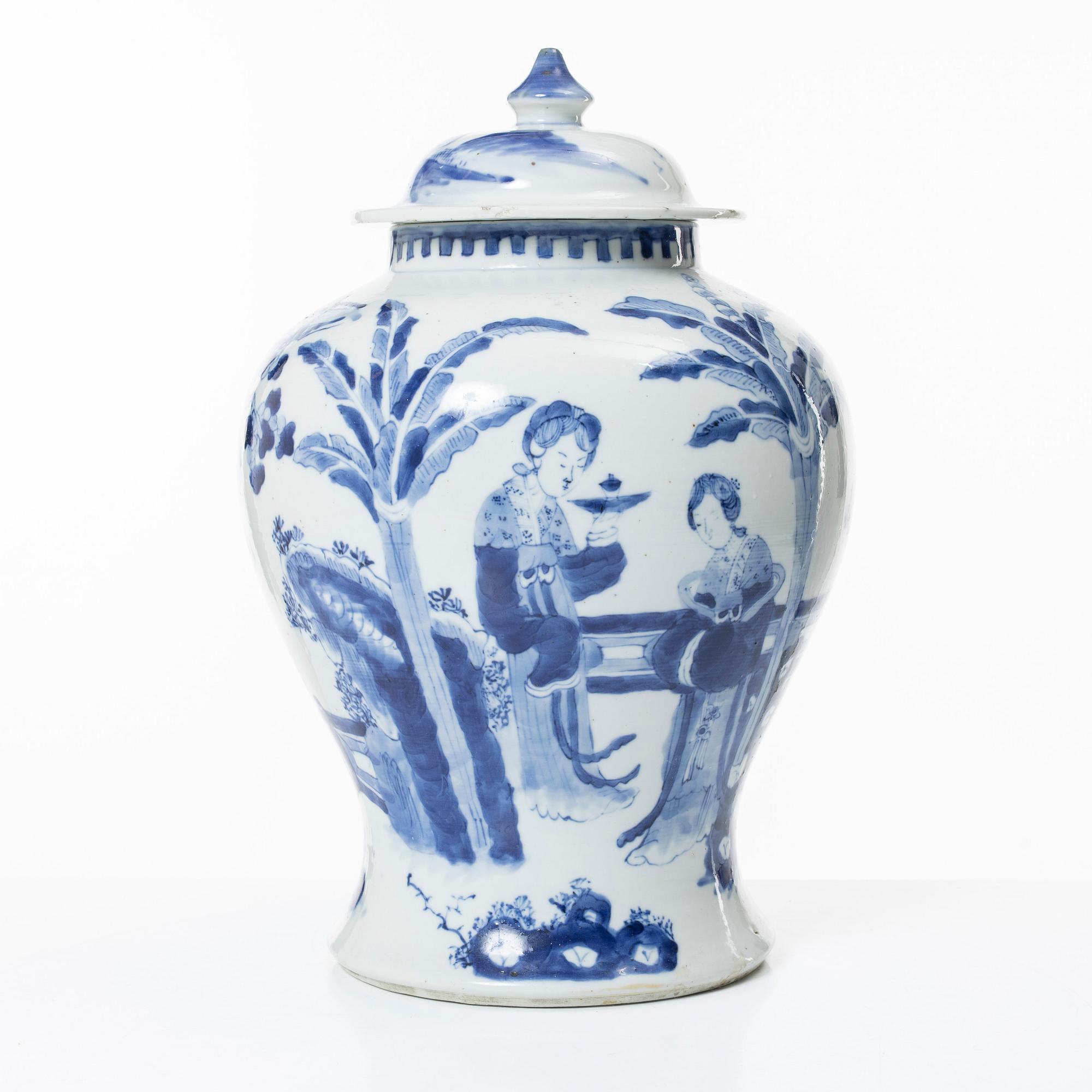 Urna med lock, porslin, Kina, Qingdynastin, 1800-tal.