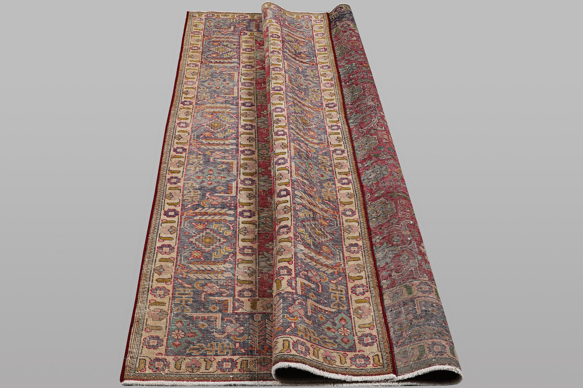 A carpet, Persian, Vintage Design, ca 280 x 190 cm.