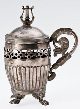 SENAPSBURK MED LOCK, silver, Carl Petter Lampa Stockholm 1830. Tot vikt ca 160 gram.