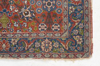 An antique Mahal rug, c.. 178 x 132 cm.