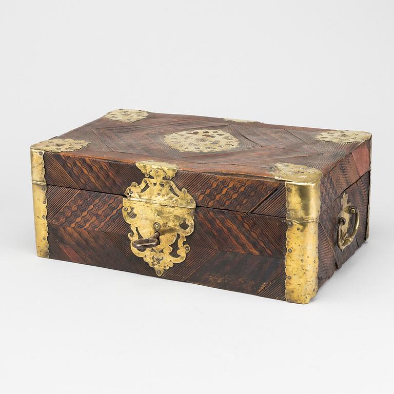 19TH CENTURY EUROPEAN BOX.