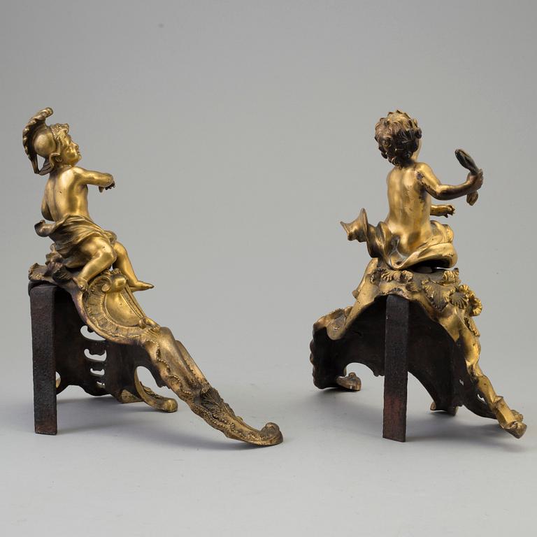 ELDHUNDAR, ett par, rokokostil, sent 1800-tal.