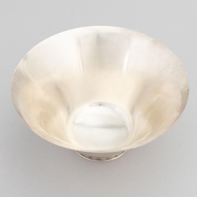 Wiwen Nilsson, a sterling silver bowl, Lund 1968. Signed.