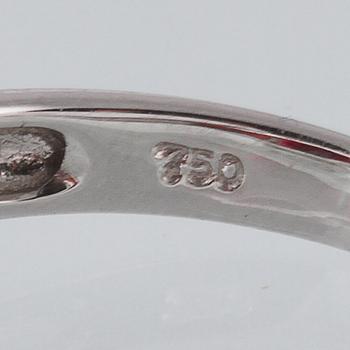 RING, 18K vitguld med fasettslipade granater ca 7.18 ct. Vikt 4,6 gram.