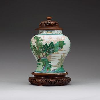 A famille verte figure scene vase, Qing dynasty, 19th century.