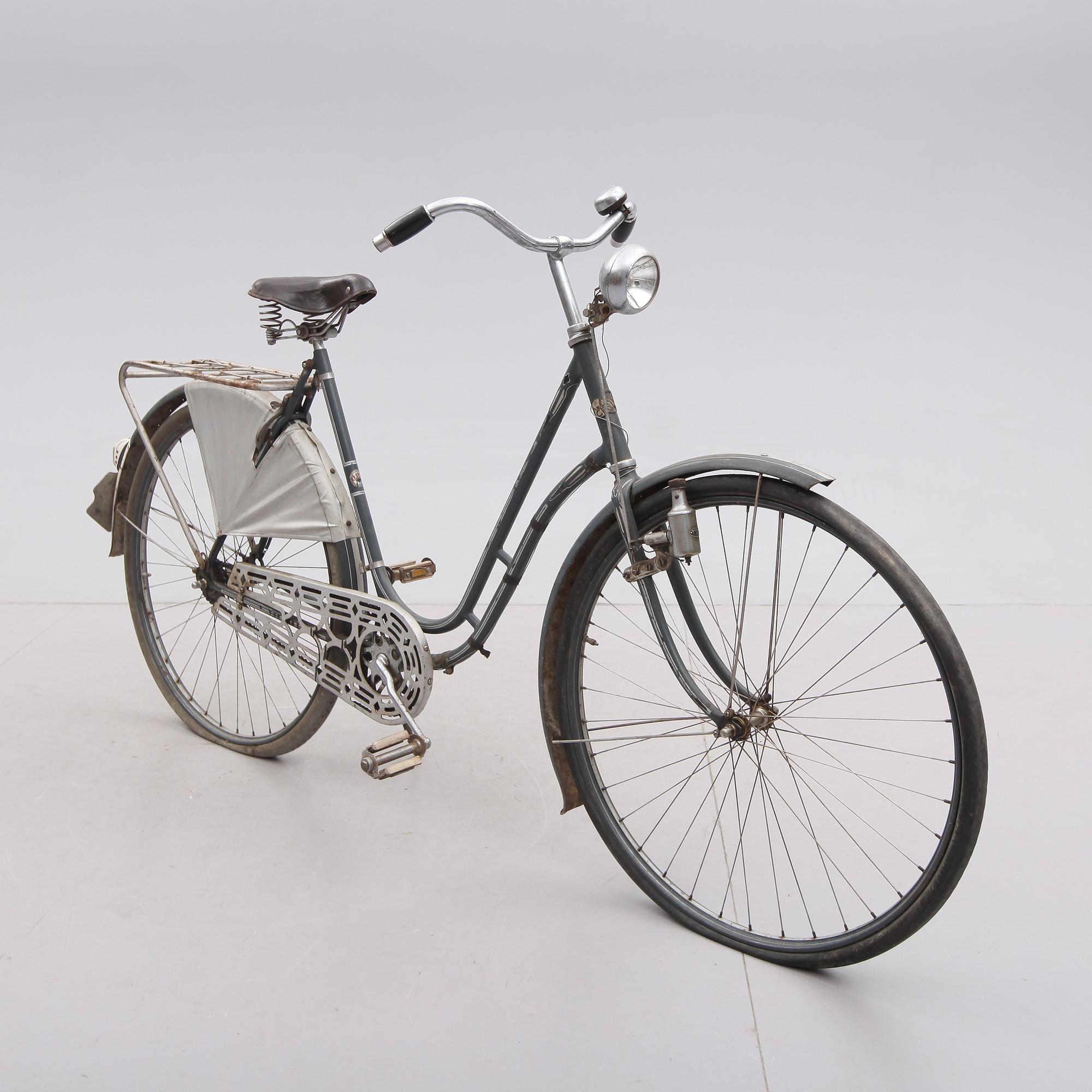 DAMCYKEL, Centrum, 1900-talets första hälft.