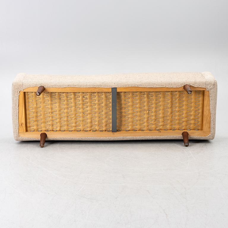 Hans J. Wegner, sofa, "AP-33", mid-20th century.