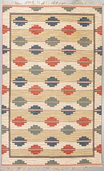 MATTO, flat weave, ca 313 x 200,5 cm, signed L J (probably  Lilian Johanesson).