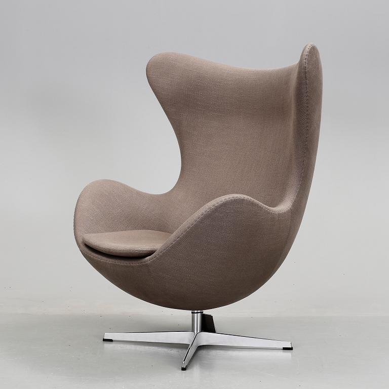 FÅTÖLJ, "Ägget", Arne Jacobsen för Fritz Hansen, 2013/2014.