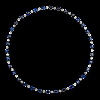 1305. A blue sapphire, tot. 36.50 cts, and brilliant cut diamond necklace, tot. 3.77 cts.