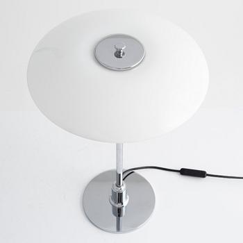 Poul Henningsen, a 'PH 3/2' table lamp, Louis Poulsen, Denmark.