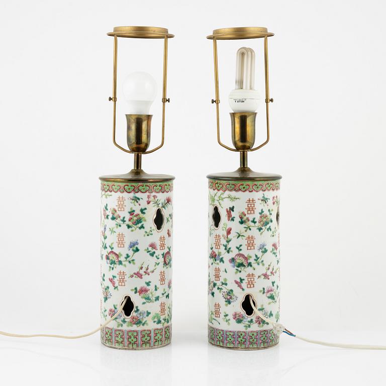 A pair of Famille Rose table lamps/vases, porcelain, China, around 1900.