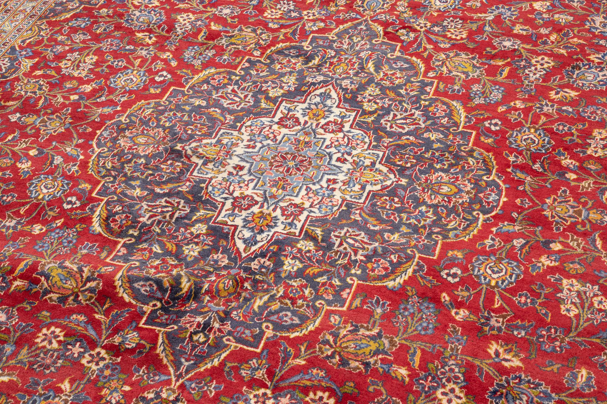 Matta, Keshan, ca 408 x 298 cm.