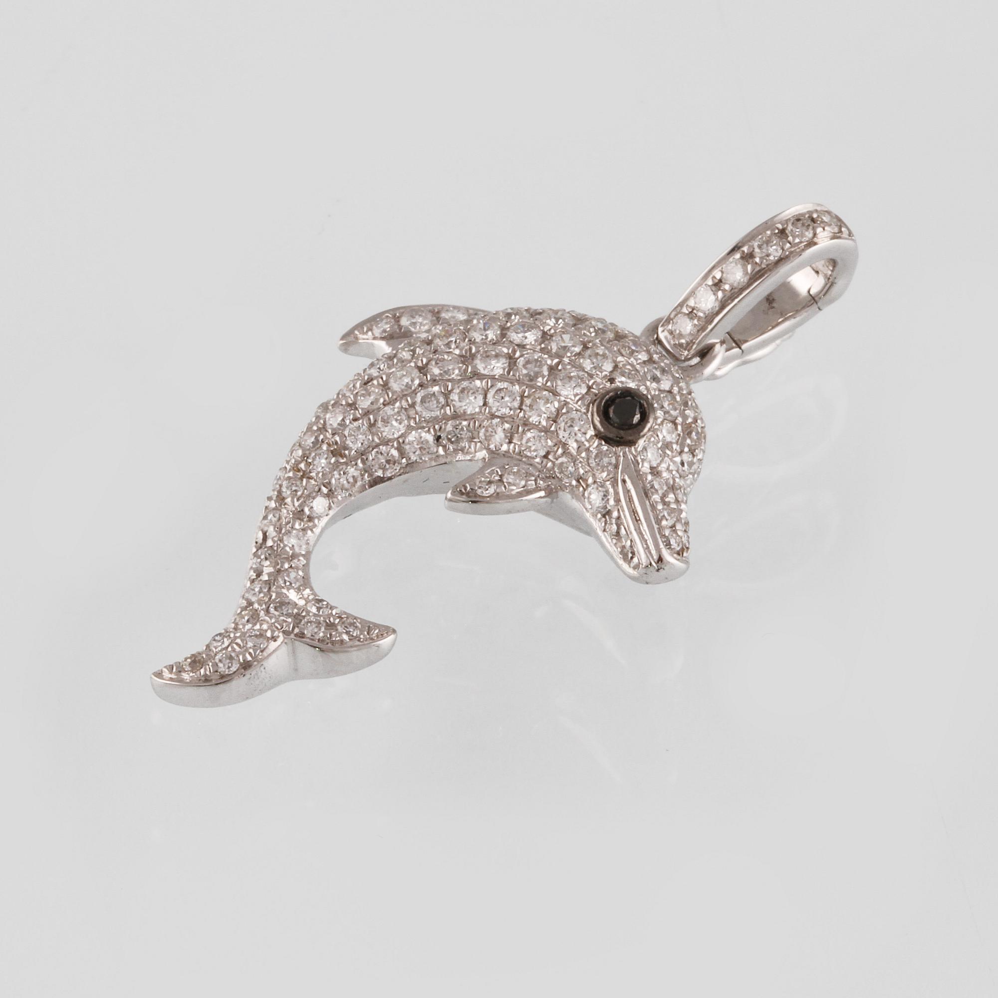 HÄNGE, 18K vitguld med 103 briljantslipade diamanter 0.60 ct. Vikt 3,6 gram.