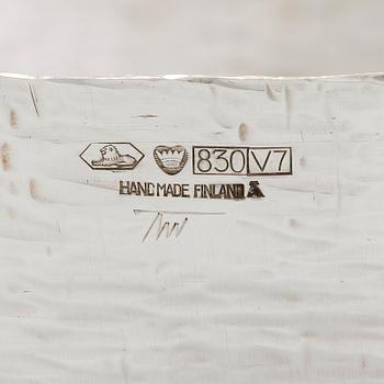 Tapio Wirkkala, boolimalja ja -kauha, hopeaa, palisanteri, Kultakeskus, Hämeenlinna, 1974.