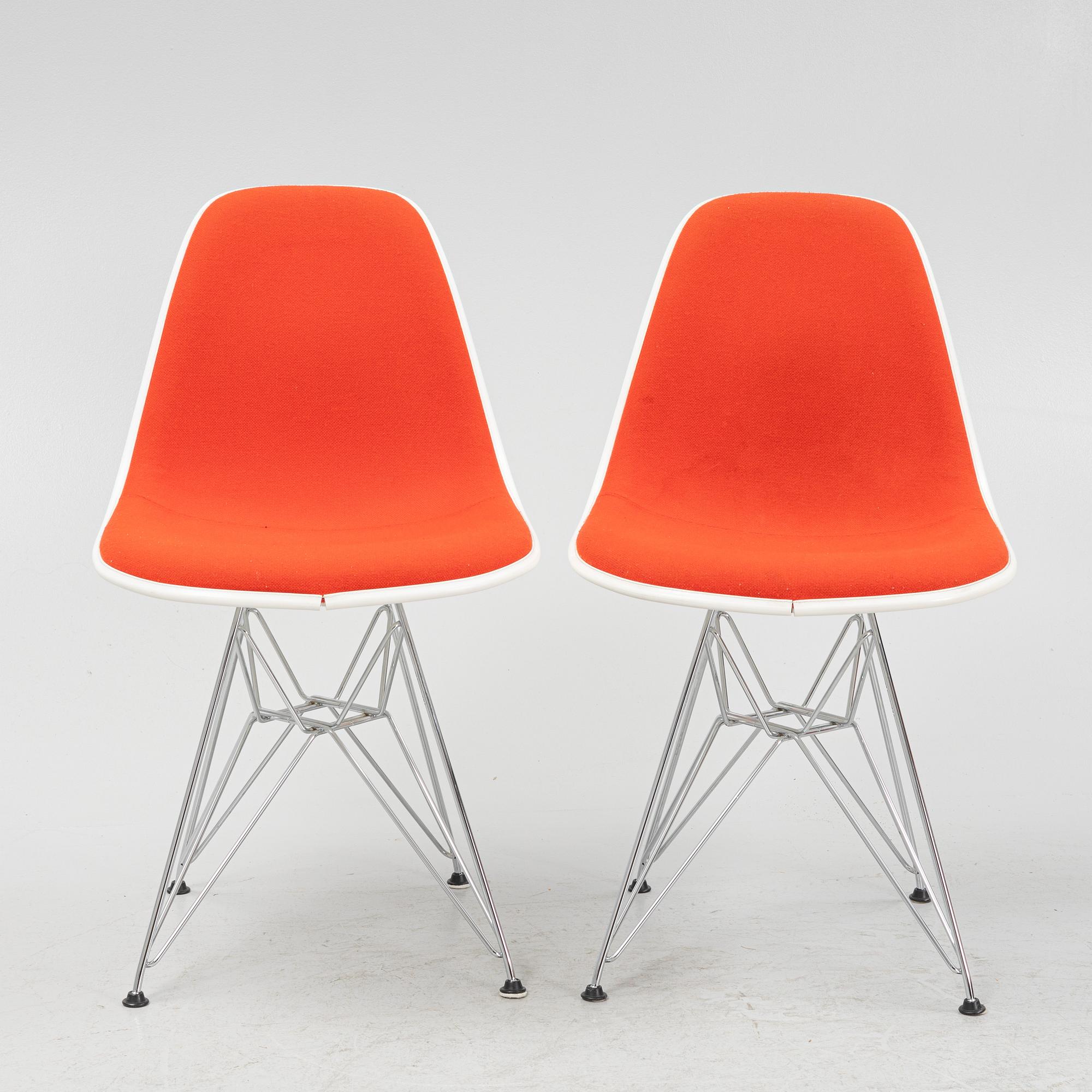 Charles & Ray Eames, stolar 5 st, "Plastick chair DSR", Vitra, daterad 2010.