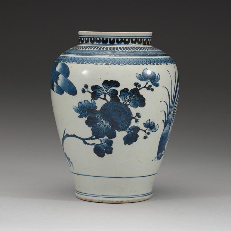 URNA, porslin. Japan, Edo, 1600-tal.