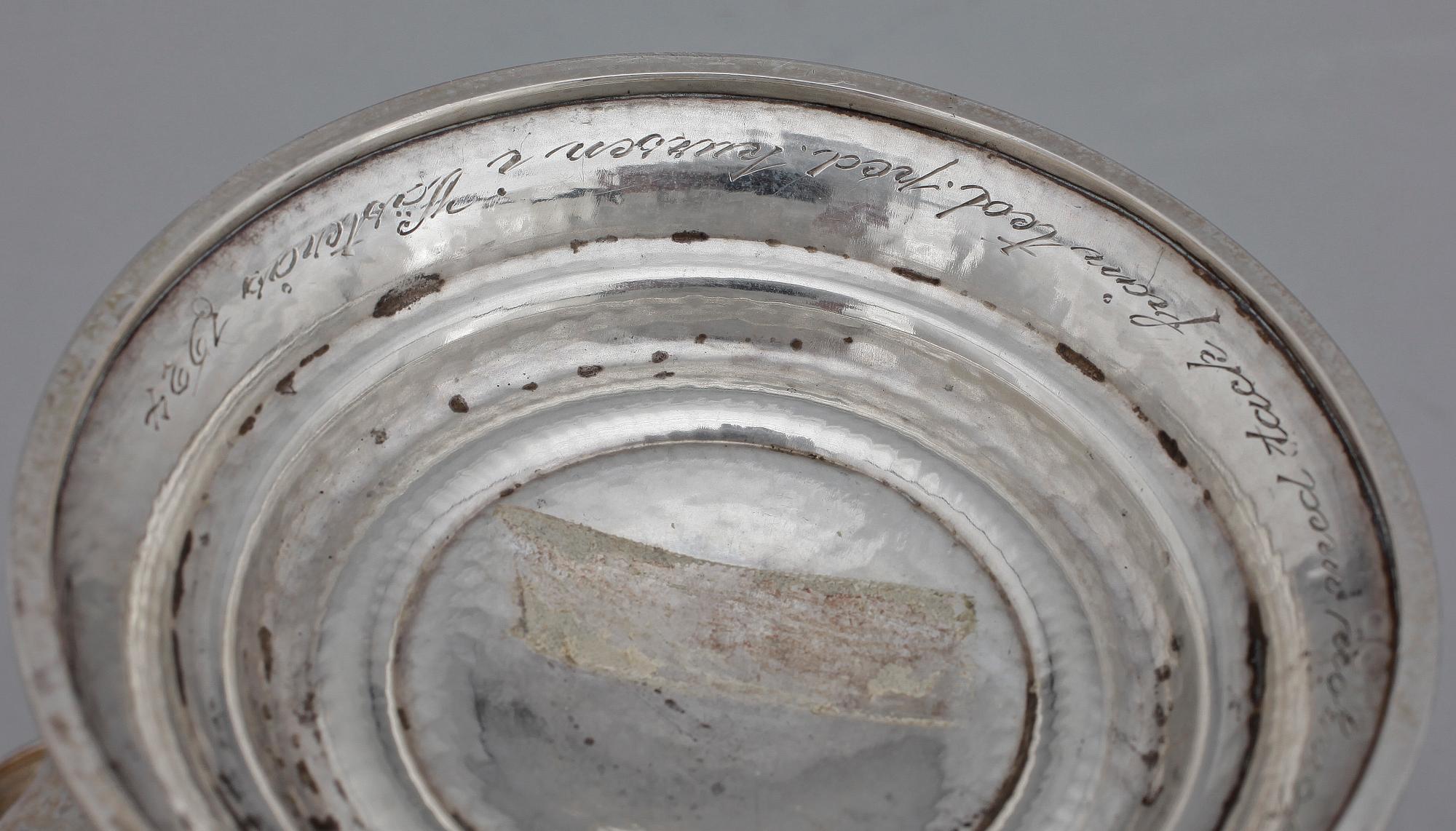 SKÅL OCH VAS, silver. Bl a Axel Sundberg, Västerås 1924. Vikt tot ca 440 g.