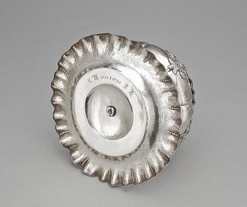 SKÅL på FAT, silver, Martin Lysell, Trelleborg 1925. Tot vikt ca 820g.