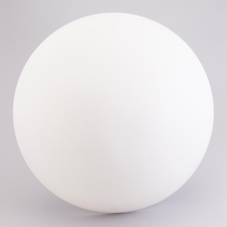 HEINI RIITAHUHTA, veistos, posliinia, "Kätkö", signeerattu Heini Riitahuhta.