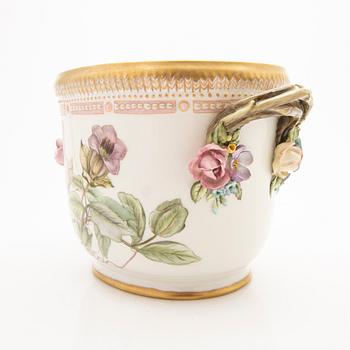 Cachepot/Wine cooler, porcelain. 'Flora Danica', Royal Copenhagen, Denmark, mid-20th century.