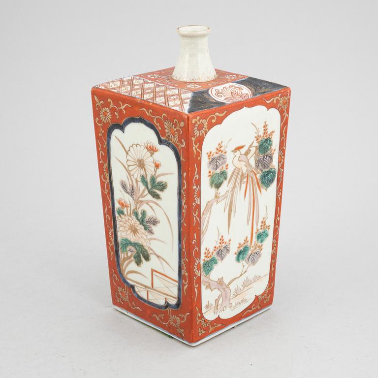 A Japanese porcelain vase, Meiji-period (1868-1912).