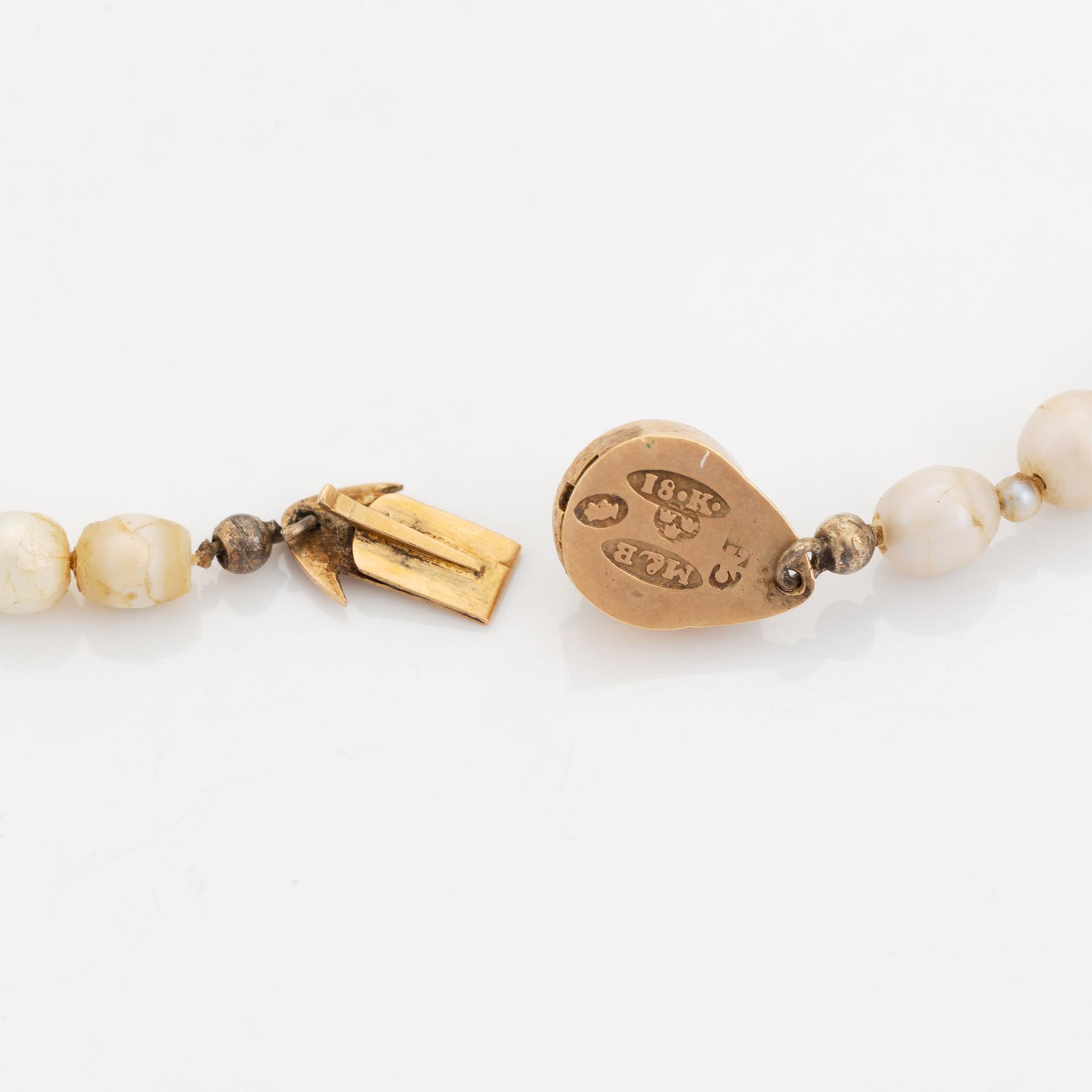 Collier pärlor med lås 18K guld.