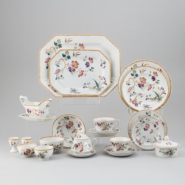 A part 'Devon Rose' dinner and coffee/teaservice, England, Wedgwood, designed 1971-1991 (68 pieces).