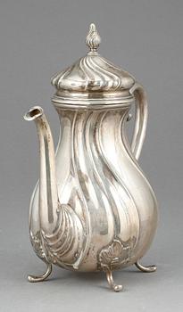 KAFFEKANNA, silver, rokokostil, Danmark, även stämplad K. Anderson, Stockholm 1919. Vikt ca 576 gram.