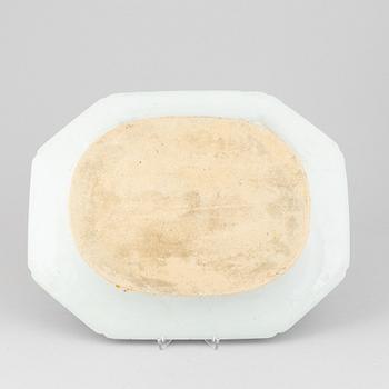 A blue and white serving dish, China, Qianlong (1736-95).